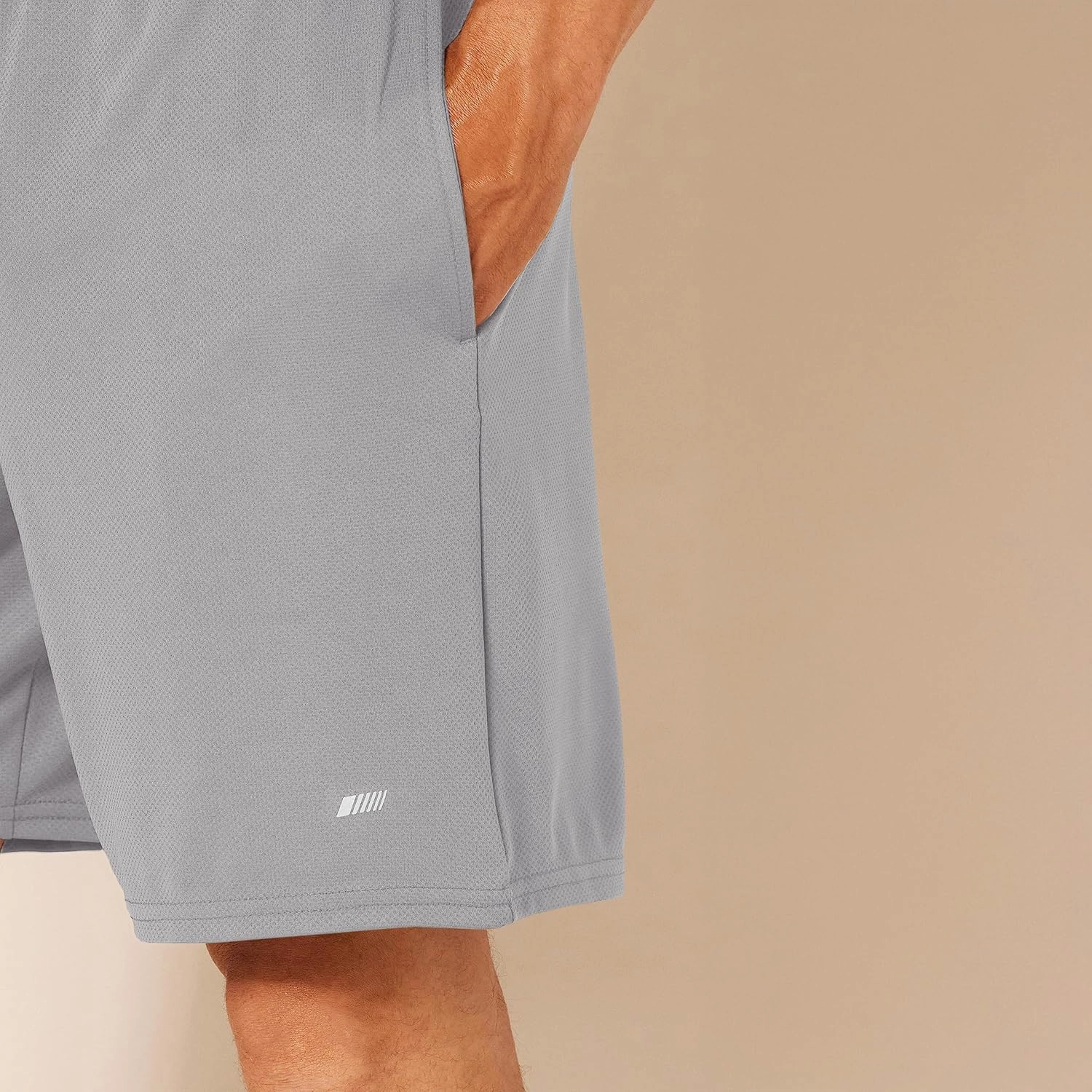 Amazon Essentials Men's Performance Tech Loose-Fit Shorts (Available in Big & Tall), Pack of 2