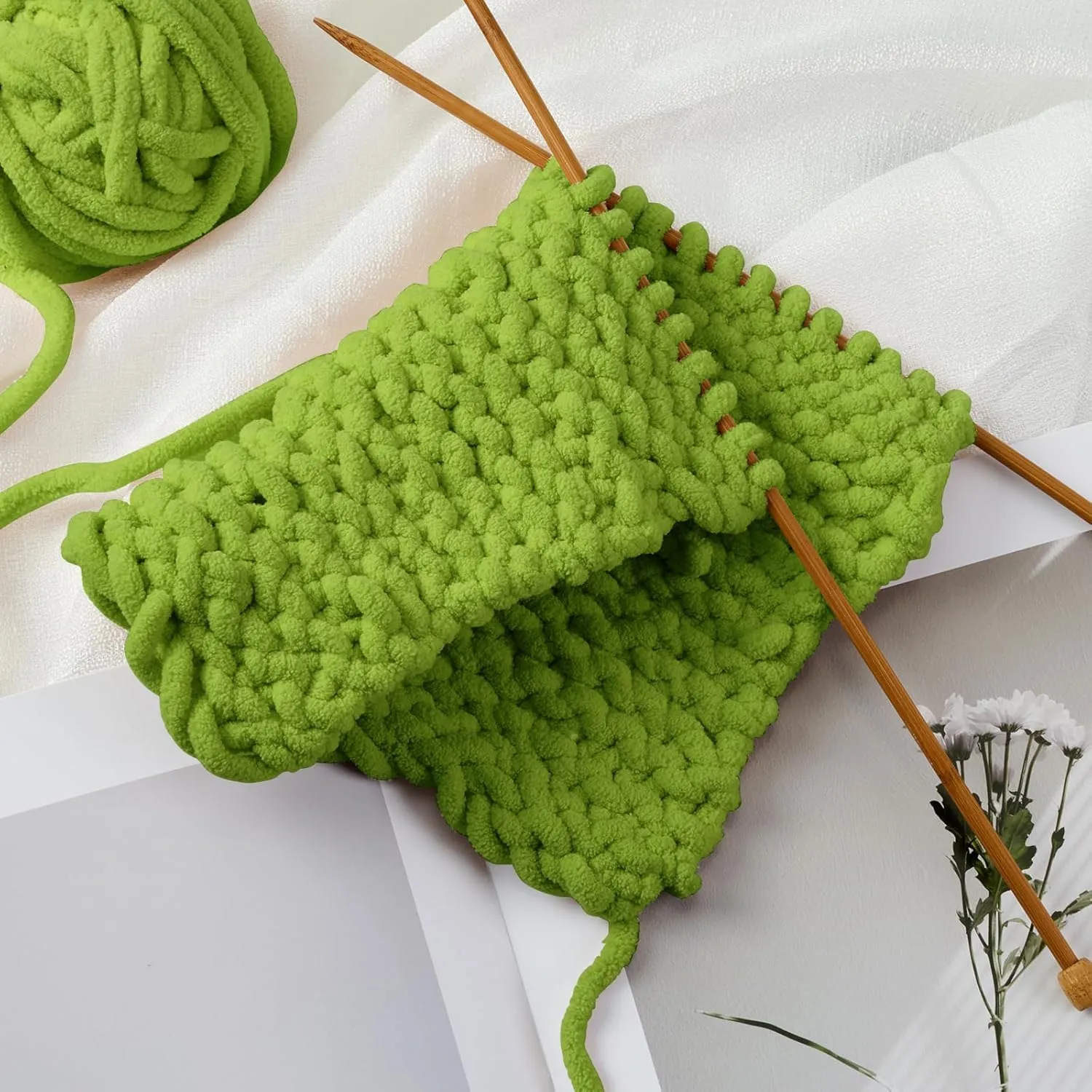 Chunky Chenille Yarn for Knitting/Crochet Baby Blanket Fancy Yarn for Amigurumi #6 Super Bulky Extra Thick Soft Fluffy Big Yarn Hat Scarf Christmas Decor Beginner Friendly,Green,0.66LB