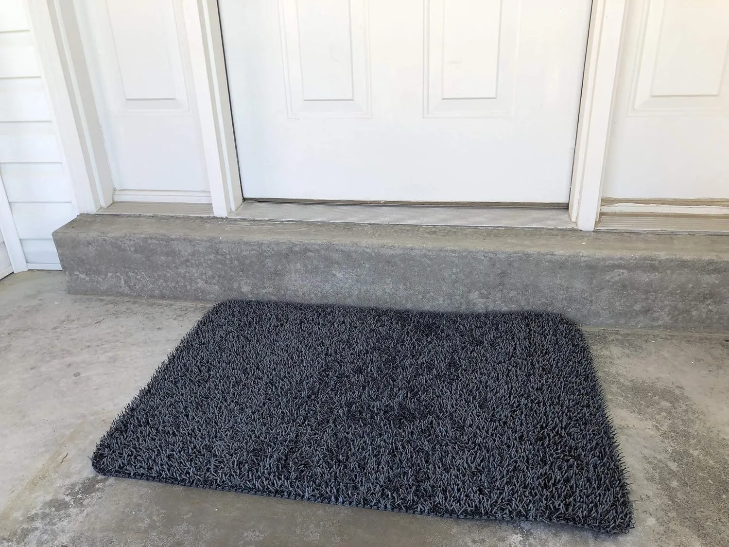 CLEAN MACHINE 10376922 High Traffic Astroturf Dirt Trapper Doormat, 23.5" x 35.5", Charcoal