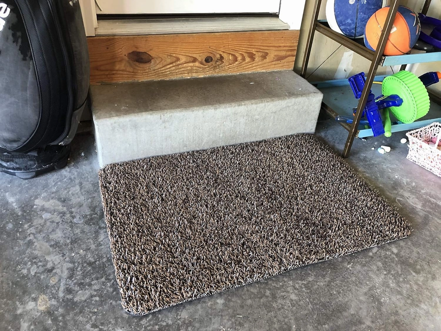 CLEAN MACHINE 10376923 High Traffic Astroturf Dirt Trapper Doormat, 23.5" x 35.5", Sandbar