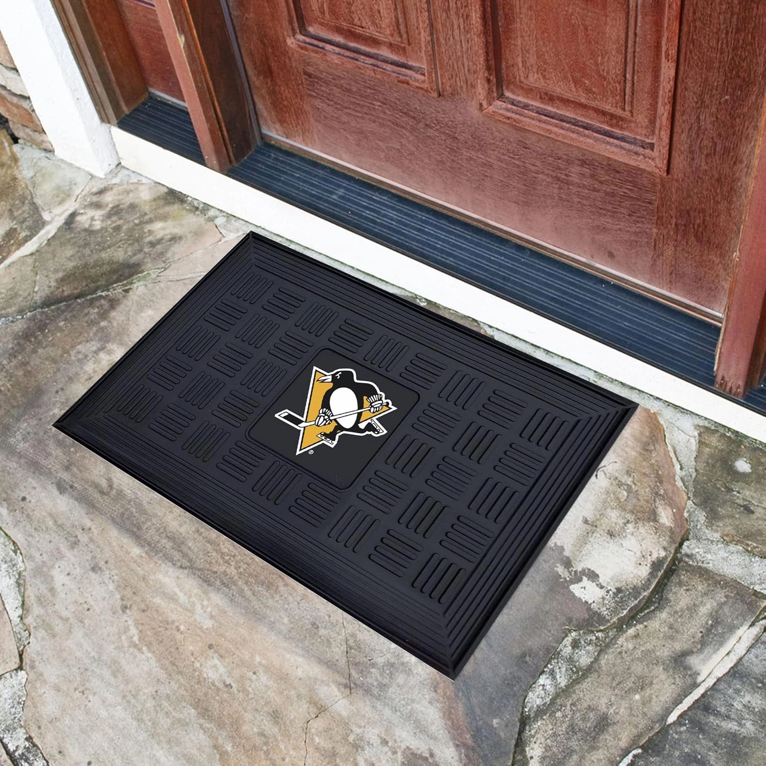 FANMATS NHL Unisex-Adult Medallion Door Mat