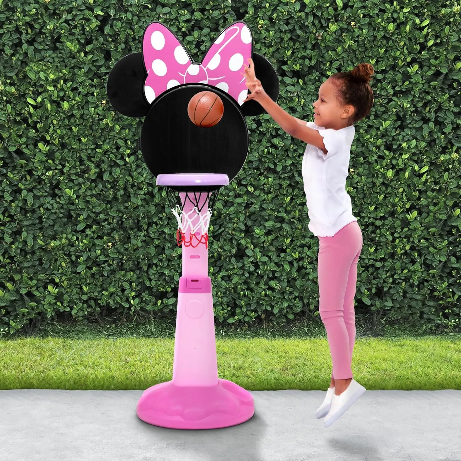 Minnie Mouse Plastic Basketball Set by Delta Children – Includes Basketball Hoop, 1 Basketball and Ball Pump
