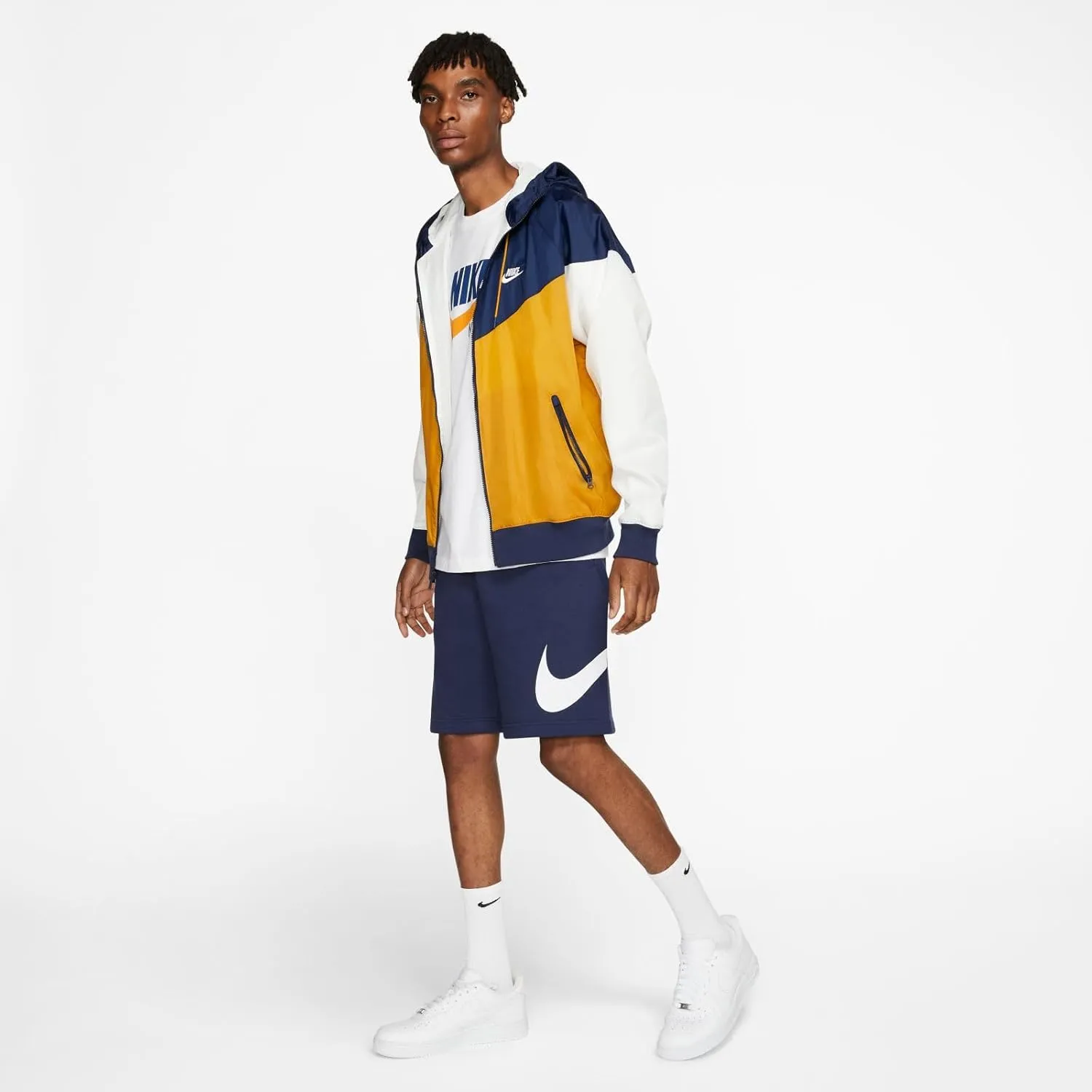 Nike Men's Sportswear Club Short Basketball Graphic