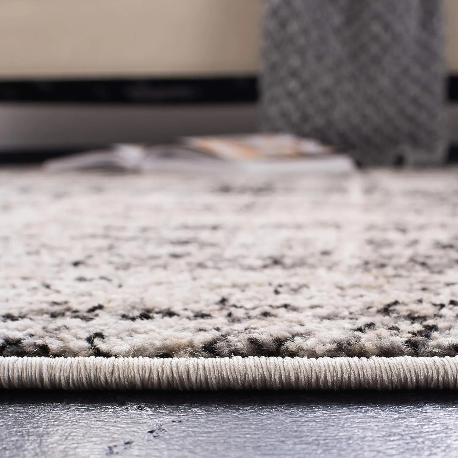 SAFAVIEH Adirondack Collection 8' Square Silver / Black ADR207D Modern Abstract Non-Shedding Living Room Bedroom Dining Home Office Area Rug