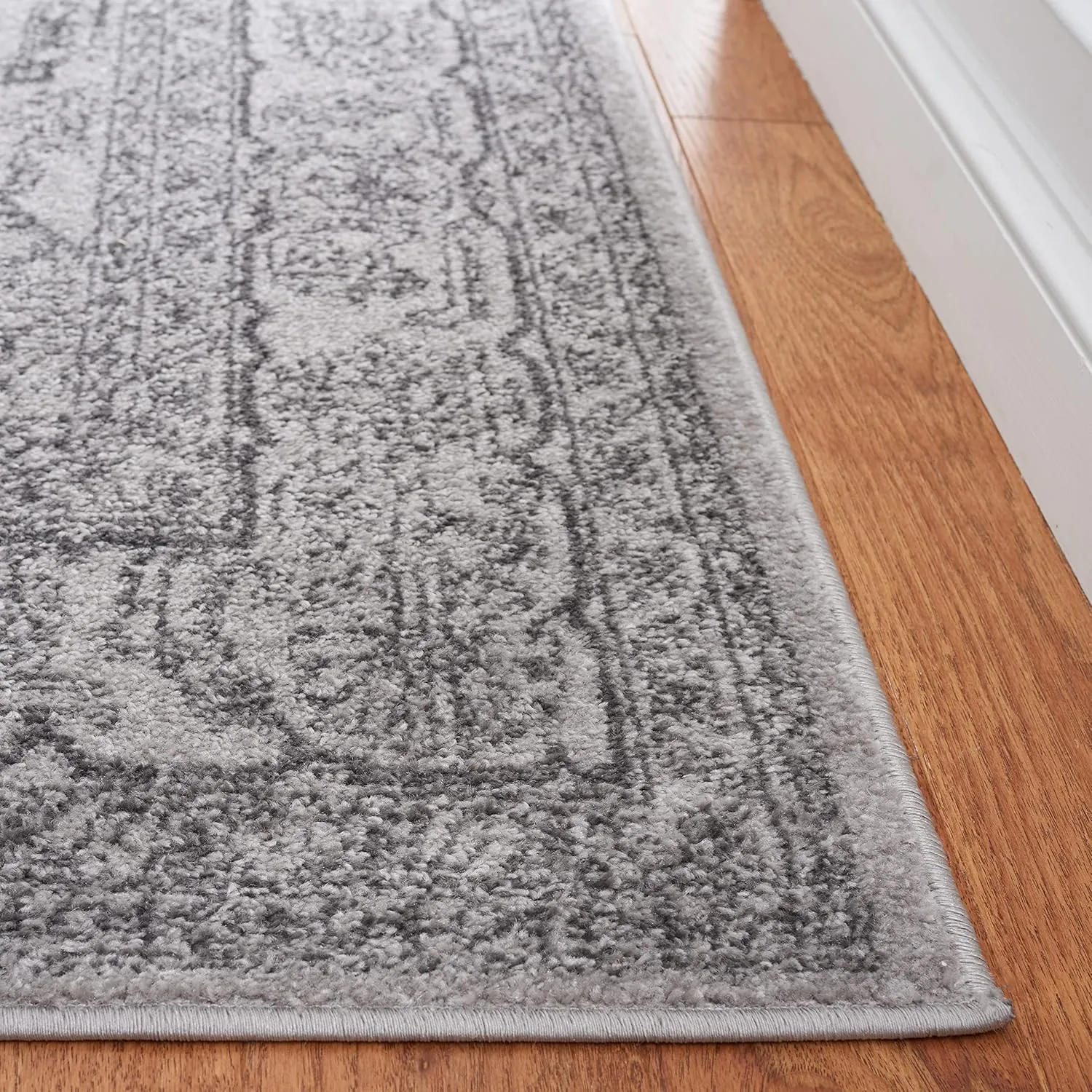 SAFAVIEH Adirondack Collection Area Rug - 9' x 12', Light Grey & Dark Grey, Oriental Medallion Design, Non-Shedding & Easy Care, Ideal for High Traffic Areas in Living Room, Bedroom (ADR108C)