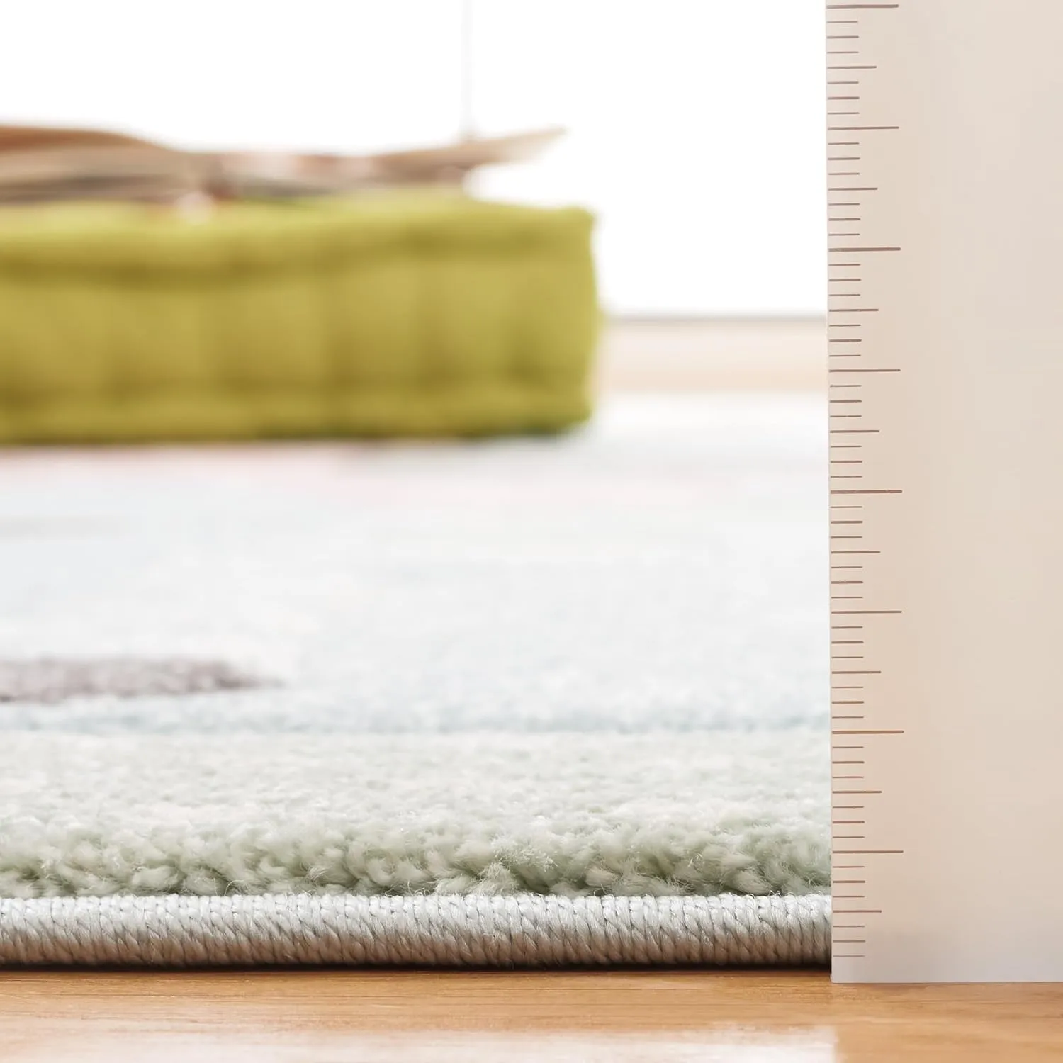 SAFAVIEH Carousel Kids 100 Collection Runner Rug - 8' Runner, Blue, Transitional Design, Stain Resistant, Ideal for High Traffic Areas in Hallway, Bathroom & Kitchen (CRK120K-28)