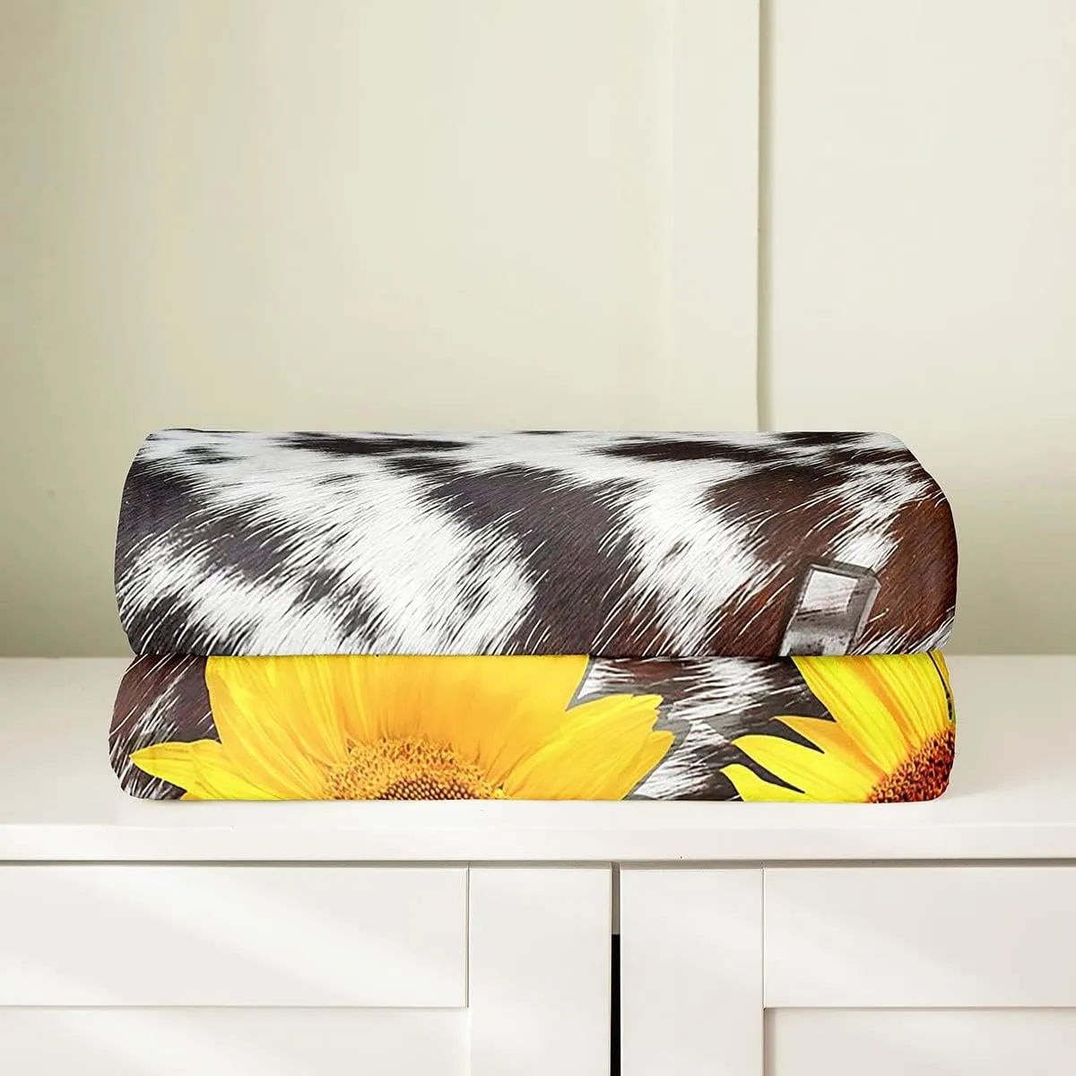 Sunflower Horseshoe Fleece Blanket Throw Size, Brown Western Cowhide Throw Blanket for Bed Sofa Home, Texas Star Rustic Farmhouse Fuzzy Blanket, Animal Floral Soft Lightweight Flannel Blanket