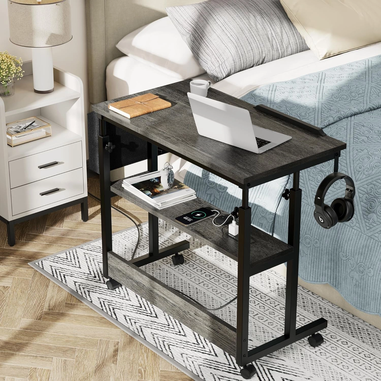 YITAHOME Height Adjustable Table with Charging Station, Portable Desk with Wheels, Small Standing Rolling Computer Desk with Tiltable Tabletop and Storage Bag, Grey